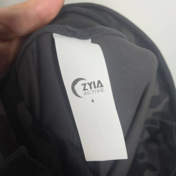 ZYIA Forest Camo Luxe Hi Rise Capri 20" Legging Size 4 - Picture 8 of 9